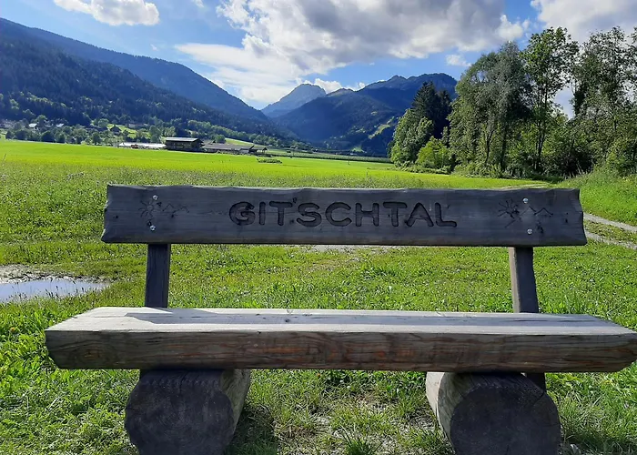 Haus Lois בית נופש *